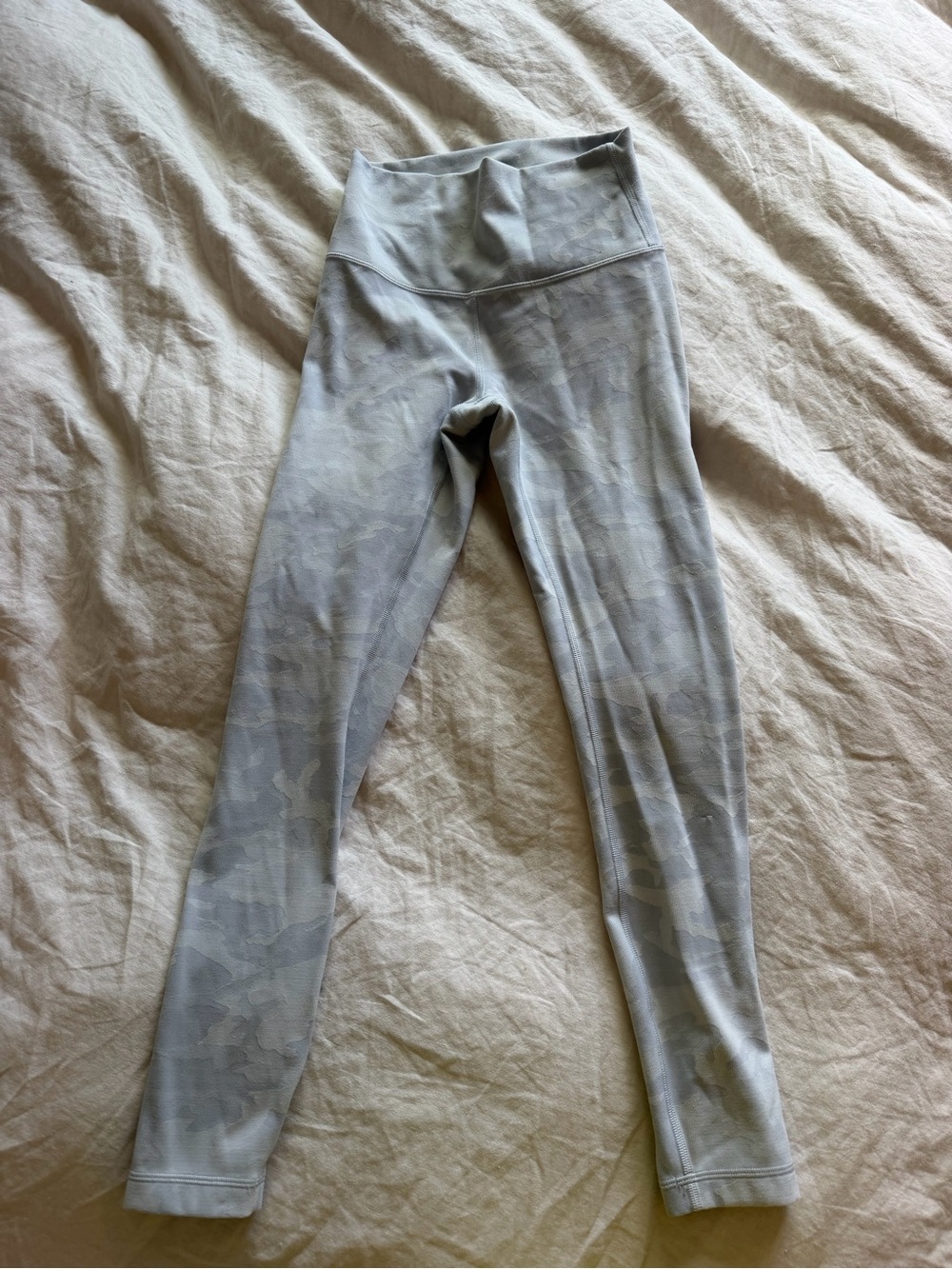 Lululemon: Wunder Under High-Rise Tight 25" Jacq (grey camo) size 4